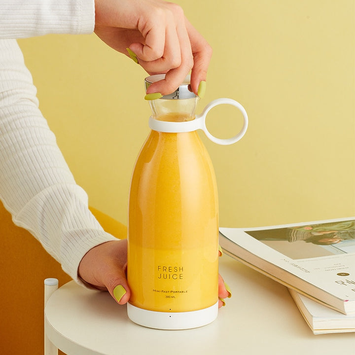 Juicy on-the-Go: The Portable Fresh Juice Mixer Blender